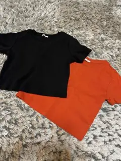 UNIQLO 黒とオレンジのクロップドTシャツ2点セット Sサイズ
