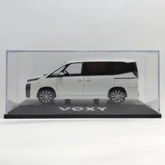 ノア カラーサンプル 070 ホワイトパールクリスタルシャイン - メルカリ