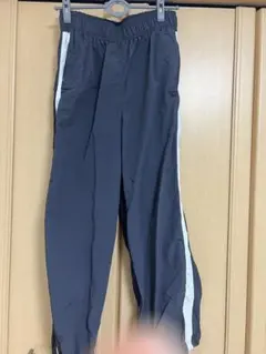 Reebok ダークグレー ジャージパンツ