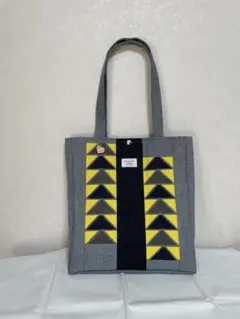 ハンドメイドトートバック❣️ デニムリメイク　　楽々A4サイズ　肩掛けトート