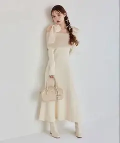 one after another NICE CLAUP肩リボンニットワンピース