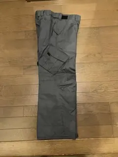 新品　スノーボード　スキーウェア 150 グレー