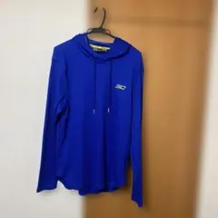 Under Armour 青 フード付き長袖シャツ