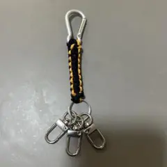 ハンドメイド　パラコードキーホルダー　黒　黄色 カラビナ　キーリング