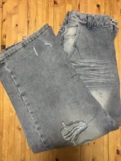 ダメージジーンズ