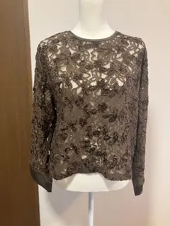 【未使用】ヤマダヤ Ample（アンプル） ベロア刺繍レーストップスのサムネイル