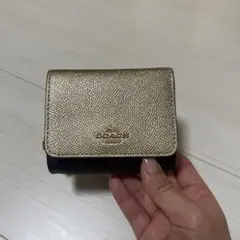 【美品】COACH 三つ折り財布　メタリックゴールド