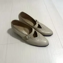 銀座ヨシノヤ パンプス ストラップ ベージュ 22cm HV 外反母趾対応のサムネイル