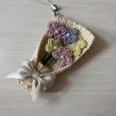 ミニ花束　キーホルダー　編み物　かぎ編み　ハンドメイド