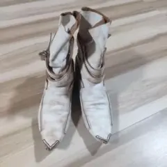 Item thumbnail for item b566bbe7-ffcd-40af-b83d-06c019c5724c