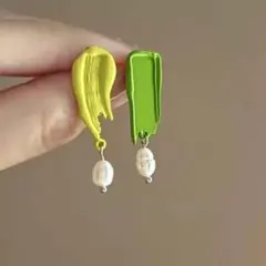 Item thumbnail for item aa11e9da-5d4d-43c6-9258-77189e22410b