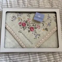 ウェッジウッド　WEDGWOOD　タオルハンカチ　ライトグリーン　刺繍　花柄のサムネイル