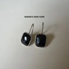 BARNEYS NEW YORK スクエアカット ブラックストーン フックピアスのサムネイル
