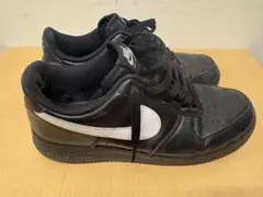 NIKE AIR FORCE 1 ブラック ホワイト