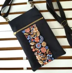 インド刺繍リボンのスマホショルダーバッグ
