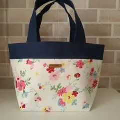 ハンドメイド 花柄トートバッグ　キャスキッドソン風