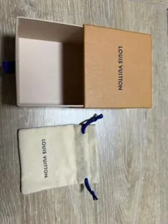 LOUIS VUITTON ギフトボックスとポーチセット