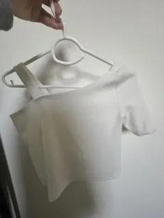 GYDA オフショルダー 半袖Tシャツ Fのサムネイル