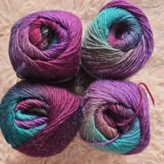 ウール100%　毛糸4玉　グラデーション　200g　紫