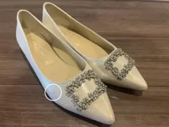 1回着用のみ⭐︎ビジュー付ポインテッドトゥパンプス