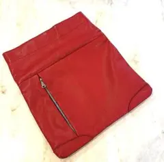 レザー レッド クラッチバッグ サイドファスナー付き