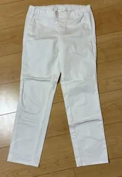 ユニクロ　クロップドレギンスパンツ　S 白