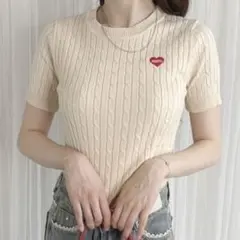 ハートワンポイント刺繍ニット
