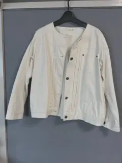 koti koti アイボリー ノーカラー　デニムジャケット　美品