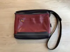 レザーショルダーバッグ 赤と黒