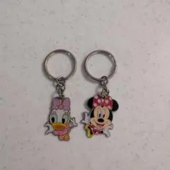 ★ミニー・マウス＆デイジー・ダック キーホルダーセット