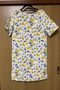 【最終値下げ】favori 花柄 半袖 トップス ホワイト イエローのサムネイル