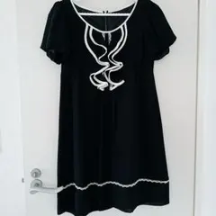 フロントフリルシフォンひざ丈ワンピース〜フリー