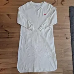 ぴ*︎様 FILA アイボリー Vネック 長袖ワンピース