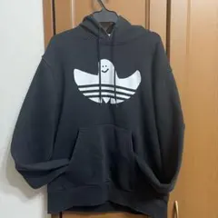 adidas フード付きパーカー 黒