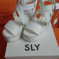 SLY 厚底クロスストラップサンダル ☆コンビネゾン同梱お得！のサムネイル