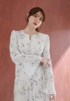 Tiered Floral Pleated Dress - ivory / S