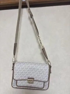 Item thumbnail for item ebd333fb-13f7-4cca-beb1-9891b6a9f3de