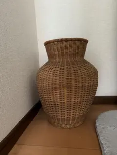 ラタン製ブラウン花器 大