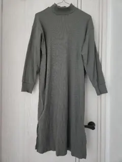 GU ハイネック ロングニットワンピース S