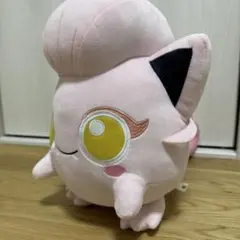 ピンクのぬいぐるみ