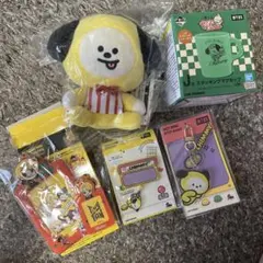 BT21 ファミリーマート限定 ぬいぐるみバッジとスライドミラー