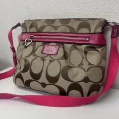 COACH コーチ ショルダーバッグ シグネチャー ピンク ハートチャーム
