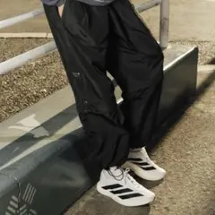 adidas DAY//Ø ウーブンパンツ ブラック 黒