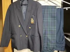 フォーマルスーツ 150　チェック柄ズボンとネイビー