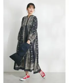 美品 パネル柄ウエスト切り替えボリュームワンピース