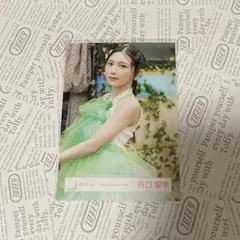 谷口愛季 木枯らしは泣かない MV衣装