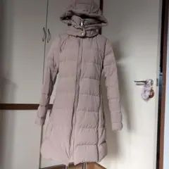 フード付き、ベージュロングダウンジャケット