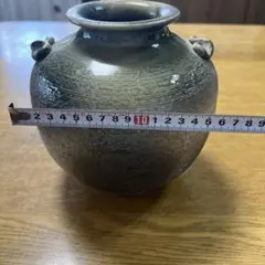 陶器 花瓶 山三窯 黒釉 耳付き フラワーベース - メルカリ