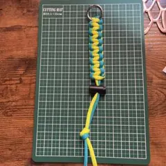 ハンドメイド　パラコード　キーホルダー　ストラップ　個性派