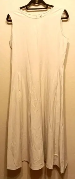 【新品未使用】ウルトラストレッチワンピース　ノースリーブ+　ユニクロ　XL